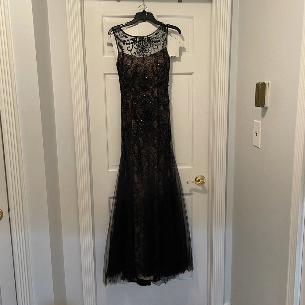 Black lace overlay with nude gown with beautiful black crystals size 0